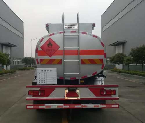 專(zhuān)威牌HTW5140GJYEC型東風(fēng)嘉運(yùn)加油車(chē)