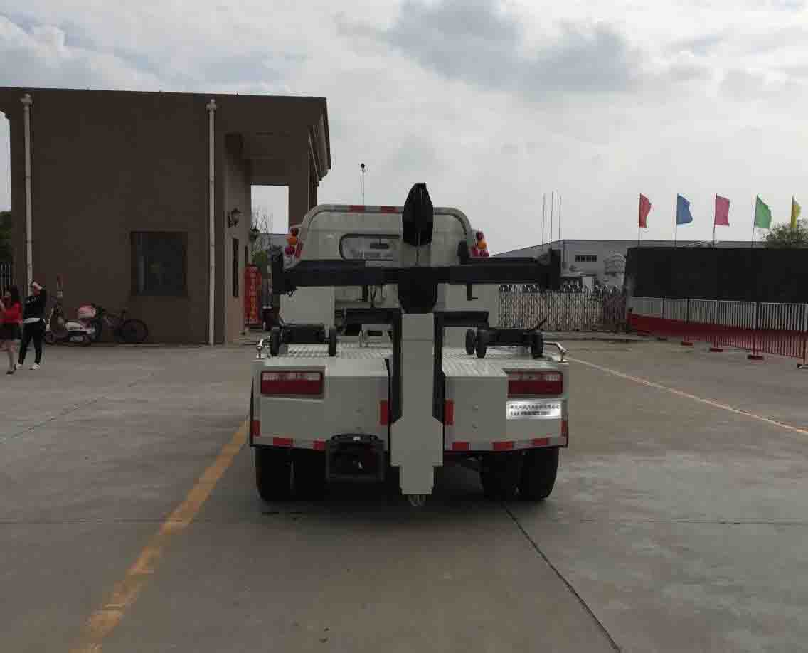 專威牌HTW5080TQZTE型東風(fēng)多利卡一拖一清障車