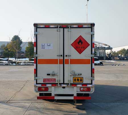 躍進(jìn)易燃液體廂式運輸車